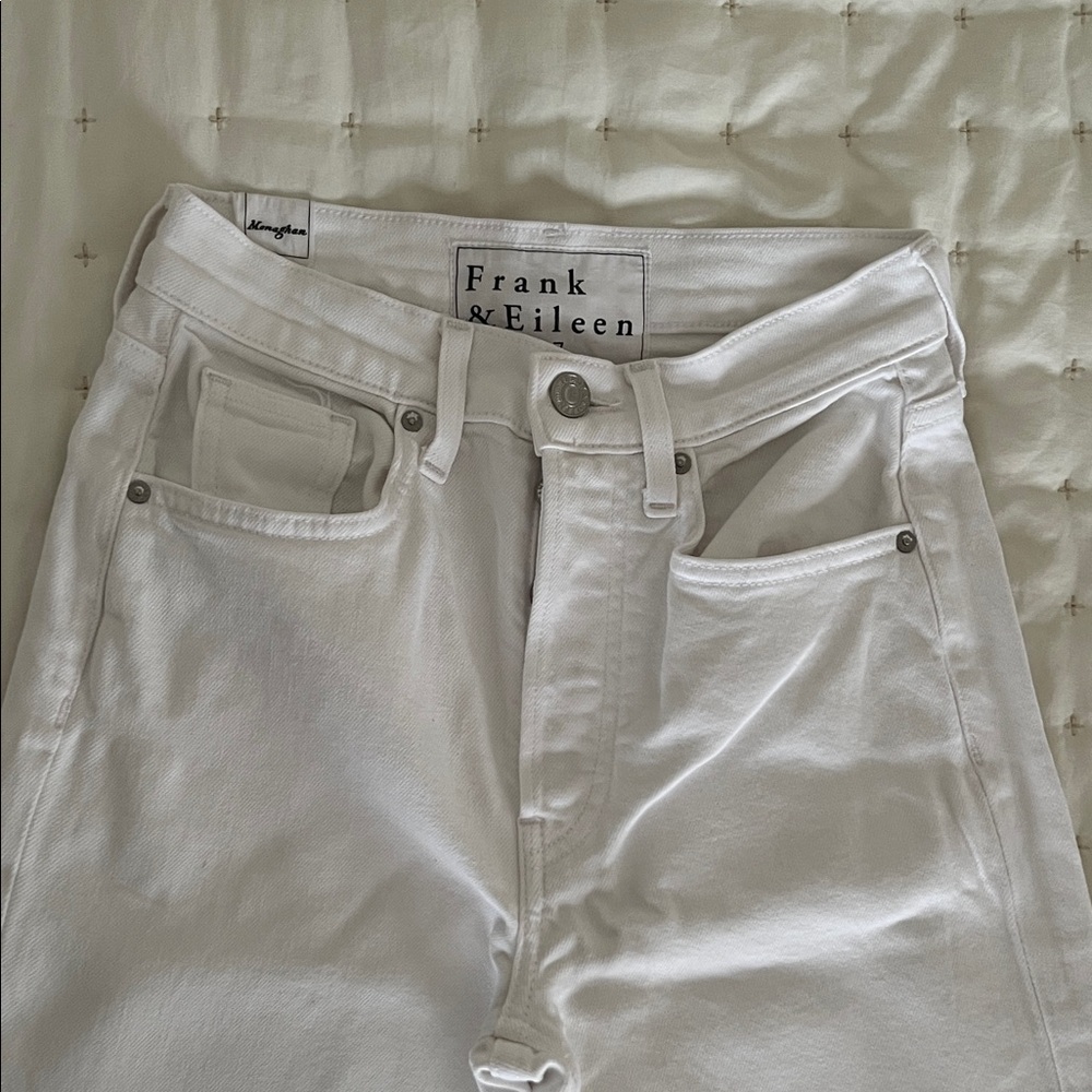 Frank & Eileen 24 Classic White Denim